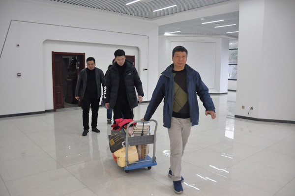 1614941056994201.jpg 南昌市政建設(shè)集團開展學(xué)雷鋒文明城市共創(chuàng)共建舊物兌換活動6.jpg