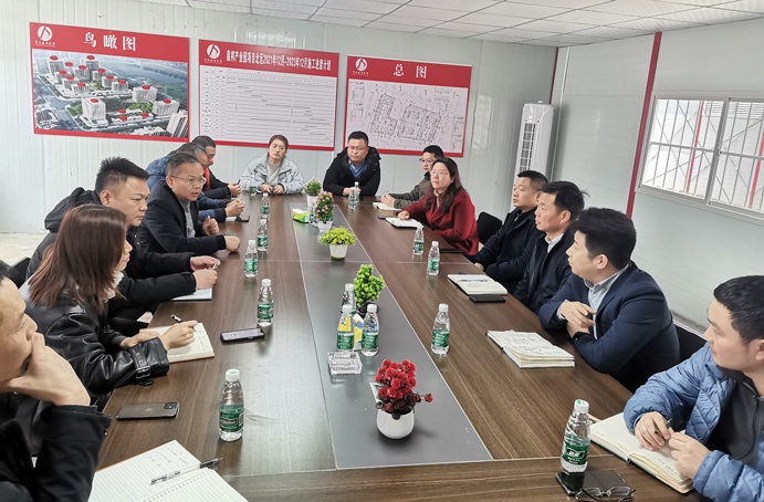 1641873359286218.jpg 南昌市政建設(shè)集團泉邦產(chǎn)業(yè)園項目部組織召開現(xiàn)場碰頭會691.jpg