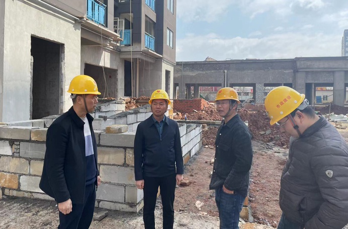 1646708440277138.jpg 黎德義前往桃花南路安置房項(xiàng)目調(diào)度現(xiàn)場(chǎng)施工進(jìn)度691.jpg