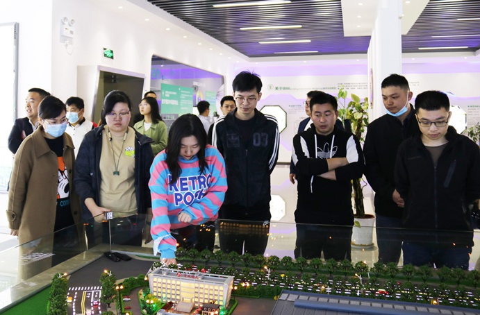 1647221896452820.jpg 公司組織干部職工赴市政遠(yuǎn)大參觀學(xué)習(xí)6912.jpg