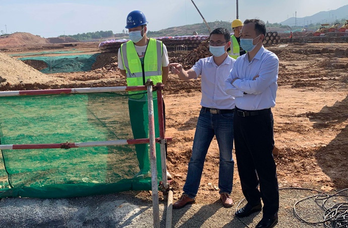 1652663024588993.jpg 徐海龍前往綠色產(chǎn)業(yè)園項(xiàng)目督導(dǎo)疫情防控工作691.jpg