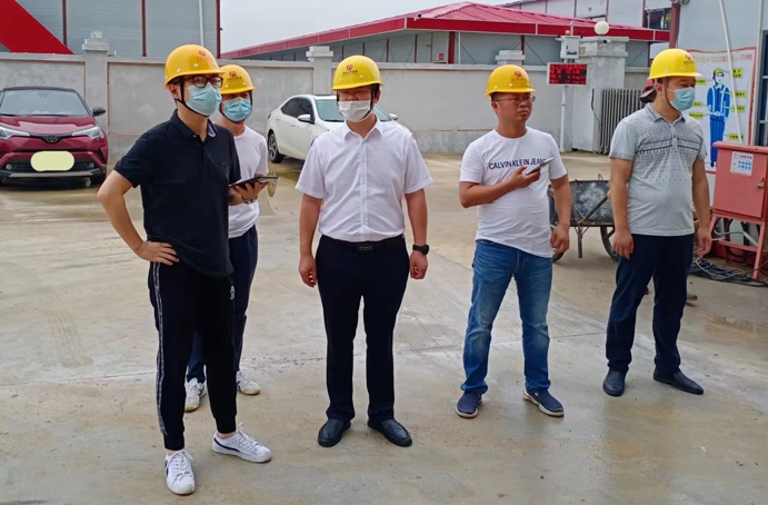 1654483977169955.jpg 付海華到秦坊安置房項(xiàng)目檢查質(zhì)量安全文明施工691.jpg