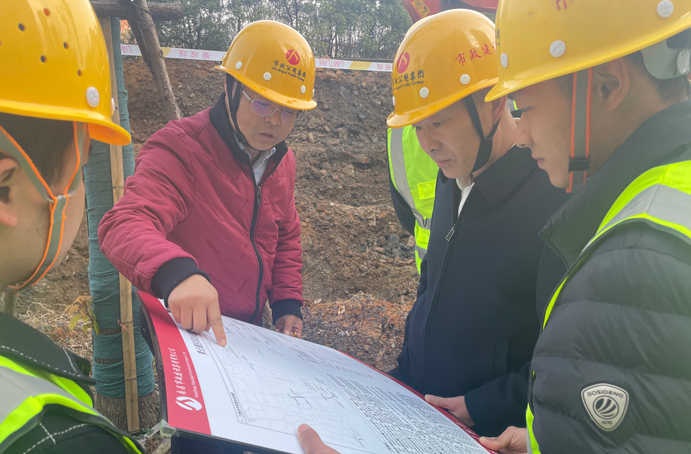 張世東前往青云譜區(qū)舊改安置房周邊道路排水工程項目督導(dǎo)檢查復(fù)工復(fù)產(chǎn) 張世東前往青云譜區(qū)舊改安置房周邊道路排水工程項目督導(dǎo)檢查復(fù)工復(fù)產(chǎn)