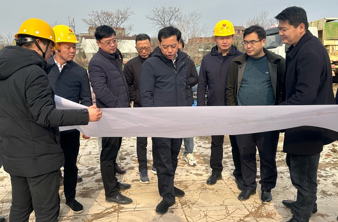 市政公用集團(tuán)黨委副書記總經(jīng)理萬義輝到朱橋東路項目昌東三路項目檢查指導(dǎo) 市政公用集團(tuán)黨委副書記總經(jīng)理萬義輝到朱橋東路項目昌東三路項目檢查指導(dǎo)