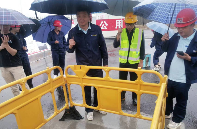 新余市住建局攜新余市萬寶建工集團到南昌高鐵東站新區(qū)交通路網(wǎng)工程觀摩交流