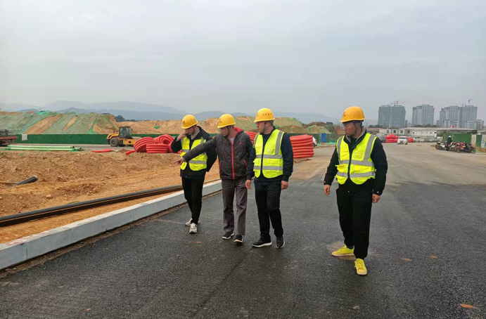 五一勞動獎?wù)芦@得者項(xiàng)目黨支部書記、副總工程師周天奇