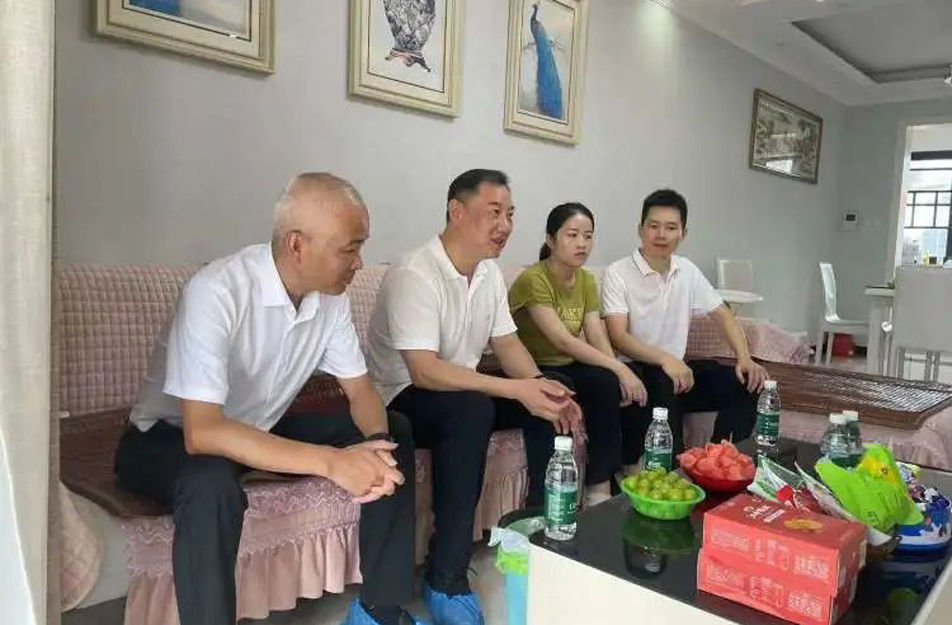 南昌市政建設(shè)集團開展廉政家訪 南昌市政建設(shè)集團開展廉政家訪