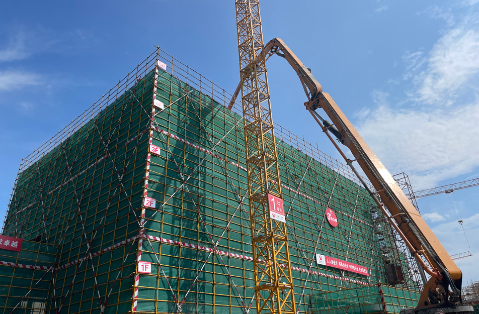 上饒馬家柚產(chǎn)業(yè)園項(xiàng)目生活樓、辦公樓主體結(jié)構(gòu)封頂