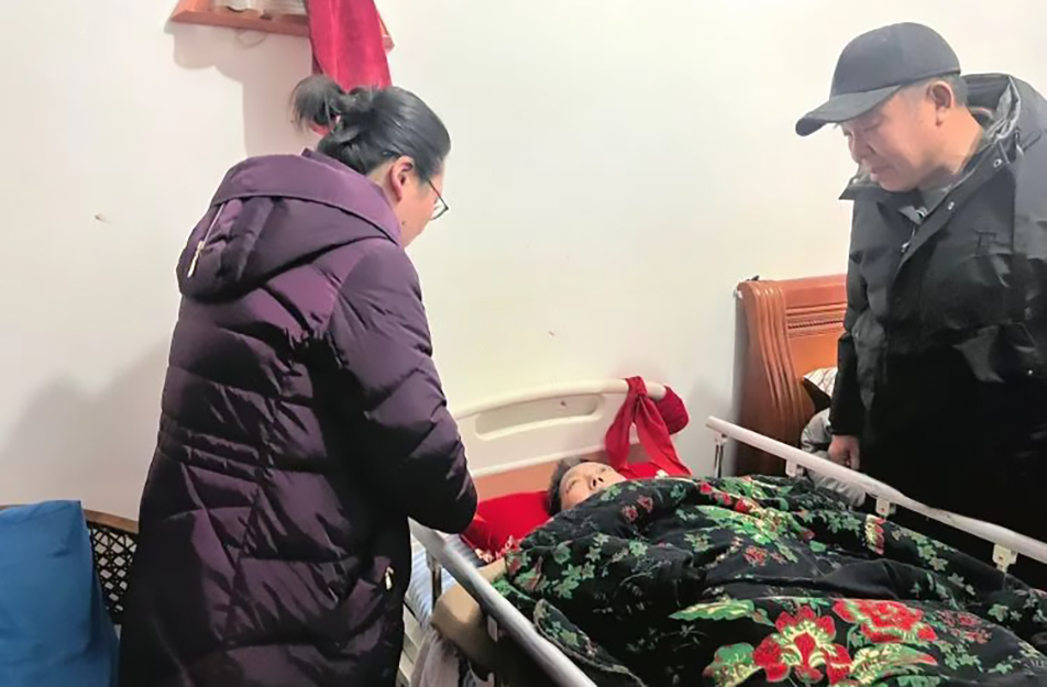 南昌市政建設(shè)集團開展2024年春節(jié)“送溫暖”走訪慰問行動 南昌市政建設(shè)集團開展2024年春節(jié)“送溫暖”走訪慰問行動