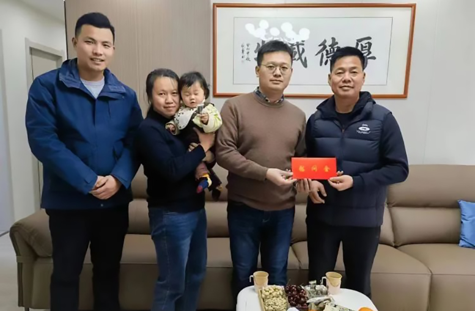 南昌市政建設(shè)集團開展2024年春節(jié)“送溫暖”走訪慰問行動 南昌市政建設(shè)集團開展2024年春節(jié)“送溫暖”走訪慰問行動