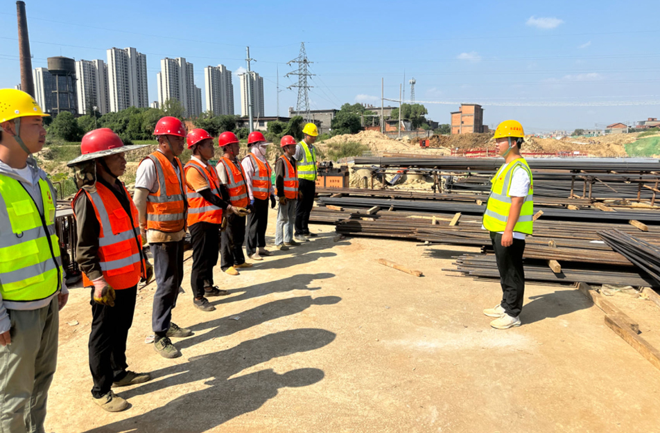 南昌市政建設(shè)集團(tuán)95后安全員譜寫一線安全“主旋律” 南昌市政建設(shè)集團(tuán)95后安全員譜寫一線安全“主旋律”