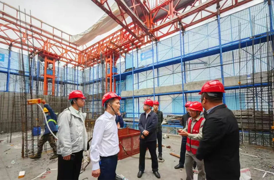 南昌市政建設(shè)集團有限公司開展江西金控數(shù)字金融創(chuàng)新產(chǎn)業(yè)園項目觀摩現(xiàn)場會 南昌市政建設(shè)集團有限公司開展江西金控數(shù)字金融創(chuàng)新產(chǎn)業(yè)園項目觀摩現(xiàn)場會