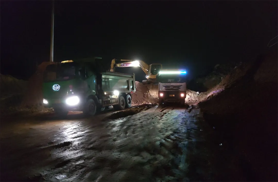 市政建設(shè)重點(diǎn)工程攻堅(jiān)|云翔大道路基填方85%與廣州路東延北半幅通車(chē)沖刺 市政建設(shè)重點(diǎn)工程攻堅(jiān)|云翔大道路基填方85%與廣州路東延北半幅通車(chē)沖刺