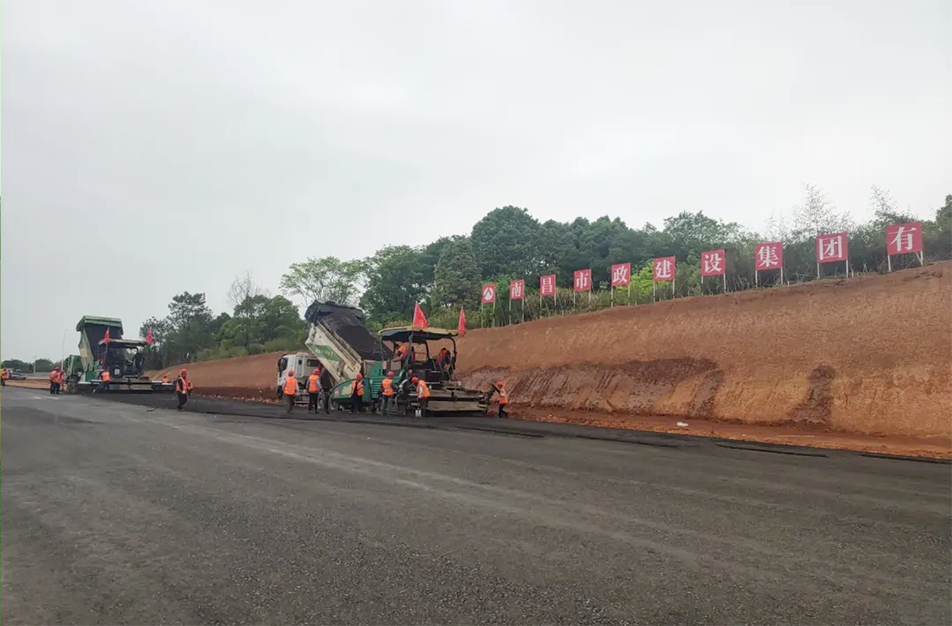 南昌云翔大道級(jí)配碎石施工啟動(dòng) | 安全質(zhì)量雙控推進(jìn)路面結(jié)構(gòu)新階段 南昌云翔大道級(jí)配碎石施工啟動(dòng) | 安全質(zhì)量雙控推進(jìn)路面結(jié)構(gòu)新階段